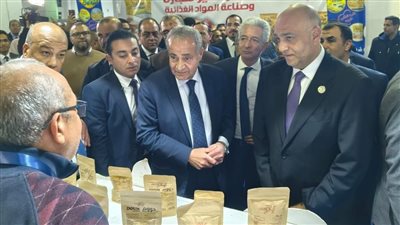شباب جهاز تنمية المشروعات يشاركون في معرض 