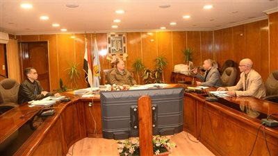 محافظ أسيوط يلتقى مقرر المجلس القومى للسكان بالمحافظة
