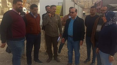 وزير الإسكان يتابع تنفيذ مشروع محور 