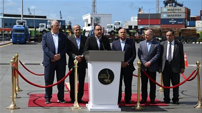 رئيس الوزراء :  توجيهات رئاسية بسرعة الإفراج عن السلع والشحنات ومستلزمات الإنتاج الأساسية في الموانئ المصرية