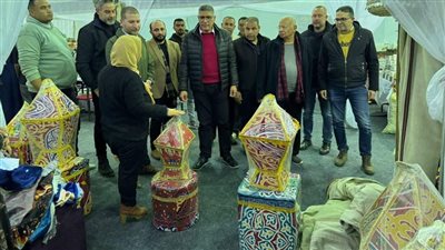 رئيس جهاز مدينة 6 أكتوبر يفتتح معرض 