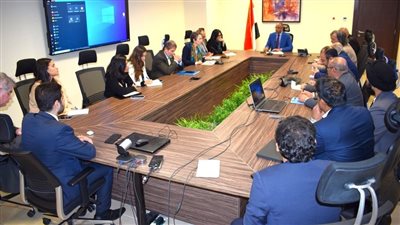 وزير الإسكان يتابع الخطة الاستراتيجية لتحلية مياه البحر