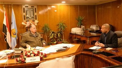 محافظ أسيوط يؤكد ضرورة التنسيق بين الجهات لضبط الأسعار