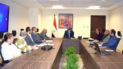 وزير الإسكان يتابع التكليفات الصادرة عن 