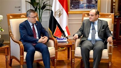 وزير التجارة يبحث مقترح إقامة المنطقة الصناعية الصينية في مصر على البحر المتوسط