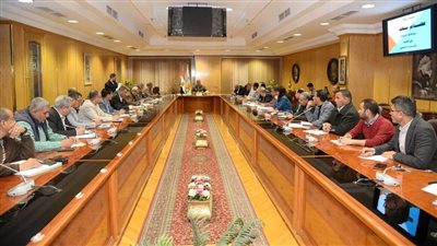 محافظ أسيوط يعقد اجتماعا لمناقشة نتائج الموجة الـ22 لإزالة التعديات
