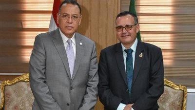 محافظ الشرقية يستقبل وكيل وزارة المالية الجديد لتهنئته بمنصبه بالمحافظة 