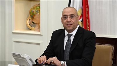 وزير الإسكان يتابع مشروعات الصرف الصحي ضمن 