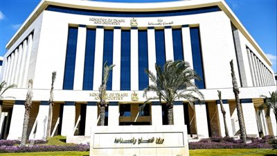 وزير التجارة: استمرار العمل بقرار حظر تصدير السكر لمدة 3 أشهر