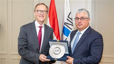 اقتصادية قناة السويس تستقبل سفير لاتفيا لبحث سبل التعاون