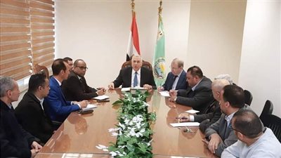 وزير الزراعة يتابع جهود الحفاظ على الرقعة الزراعية