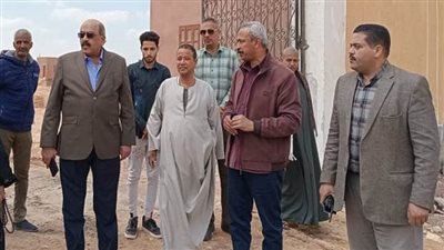 السكرتير العام بأسيوط يتفقد إنشاء سوق حضري بالبداري بتكلفة 95 مليون جنية