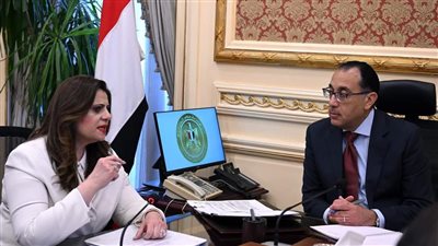 رئيس الوزراء يلتقي وزيرة الهجرة لمتابعة عدد من ملفات عمل الوزارة