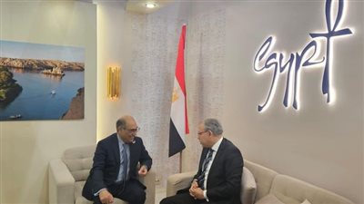 سفير مصر في موسكو يزور الجناح المصري بمعرض MITT السياحي