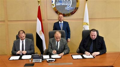 وزير النقل يشهد توقيع مذكرة تفاهم لوضع حجر الأساس لإنشاء منطقة صناعية تركية بجرجوب