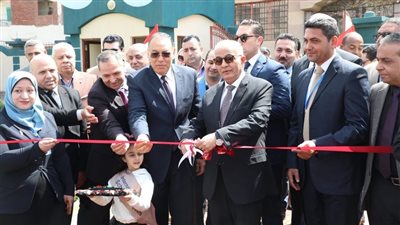 وزير التعليم ومحافظ الشرقية يفتتحان المدرسة الرسمية الدولية بفاقوس