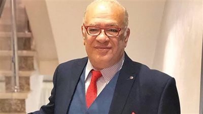 عم  صاصا: عتبات البهجة تمد قطار العمل الممتع  مع الفخرانى ..و