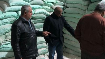 ضبط 17 طن دقيق بلدي مدعم قبل تهريبه وبيعه بالسوق السوداء بالشرقية