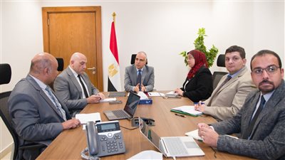 وزير الري يوجه بمتابعة عمليات تأهيل الترع بمراكز 