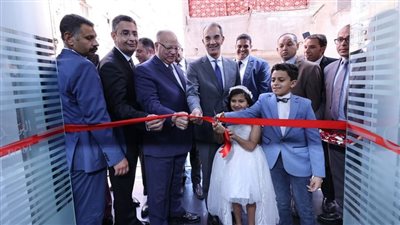وزير الاتصالات يفتتح مكتبي بريد المقطم والأميرية بعد التطوير