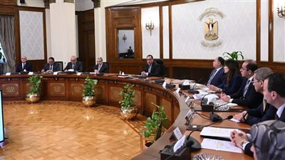رئيس الوزراء يتابع جهود فض التشابكات المالية بين وزارتي الكهرباء والإسكان 