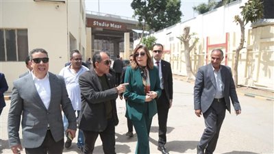 وزيرة الثقافة تتفقد بلاتوهات التصوير باستوديو مصر وتوجه بإحالة عدد من العاملين للتحقيق