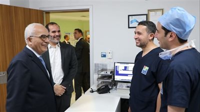وزير التربية والتعليم يزور مستشفى الناس بشبرا الخيمة ويتفقد أقسام المستشفى المختلفة