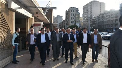 وزير النقل يتفقد مشروع  المرحلة الأولى من مترو الإسكندرية