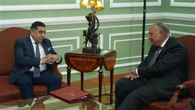 وزير الخارجية يستقبل وزير الدولة البريطاني لشئون الشرق الأوسط وشمال أفريقيا