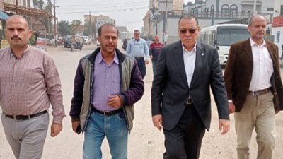 محافظ الشرقية يتفقد أعمال الرصف والتطوير الجارية بشوارع مدينة أبو حماد 