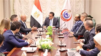 وزير الصحة يستقبل وفد شركة 
