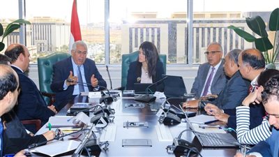 3 وزراء يناقشون موقف مشروع 