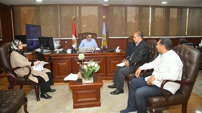 محافظ الغربية يناقش الموقف التنفيذي لمشروعات المحافظة