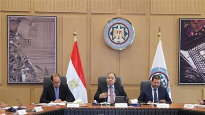 وزير المالية.. فى حوار مفتوح مع المستثمرين والمصدرين حول الموازنة الجديدة