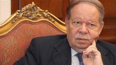 د. احمد فتحي سرور.. السيرة الذاتية 