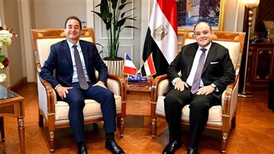 وزير التجارة يلتقي السفير الفرنسي بالقاهرة لبحث أوجه التعاون الاقتصادي المشترك 