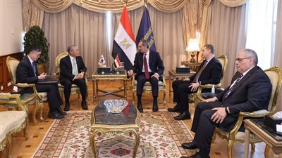 وزير الاتصالات يبحث مع سفير كوريا الجنوبية سبل التعاون المشترك فى مجالات التحول الرقمى