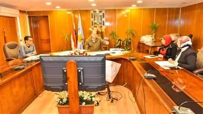 محافظ أسيوط يستعرض الموقف التنفيذي لمشروعات المرحلة الاولى من مبادرة 