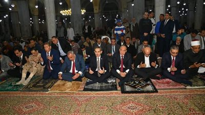 محافظ الغربية وآلاف الأهالي يؤدون صلاة عيد الفطر بمسجد السيد البدوي