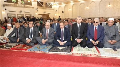 محافظ المنوفية يشارك الأهالي شعائر صلاة عيد الفطر المبارك بمسجد الرؤوف الرحيم