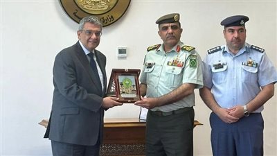 مساعد وزير الخارجية للشئون العربية يستقبل وفداً من كلية الدفاع الوطني الأردنية