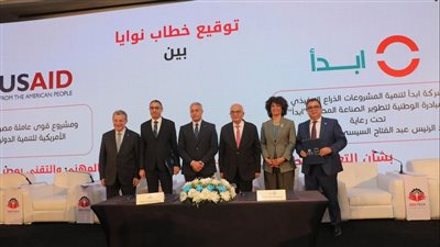 عضو المبادرة الوطنية لتطوير الصناعة المصرية يؤكد سعي الحكومة لبناء الإنسان المصري