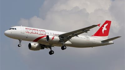 الطيران :  طائرة الرياض هبطت اضطراريا بمطار القاهرة للتزود بالوقود وغادرت بعد تحسن  الأحوال الجوية ببرج العرب 
