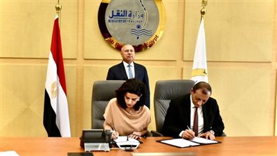 وزير النقل يشهد توقيع مذكرة تفاهم بشأن بناء وتطوير ميناء برنيس البحري