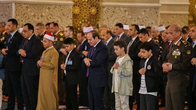 الرئيس السيسي يؤدي صلاة عيد الفطر بمسجد مصر الكبير بالعاصمة الإدارية