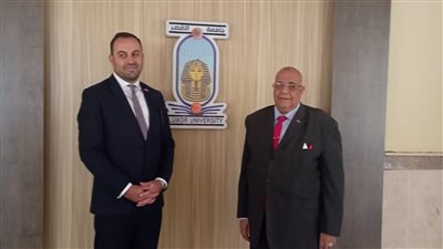 رئيس جامعة الأقصر يبحث مع الوزير المفوض للشئون الثقافية والدبلوماسية بالسفارة الأمريكية