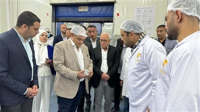 وزير التجارة ومحافظ بورسعيد يتفقدان مصنع بورسعيد ستار لإنتاج الأسماك المدخنة
