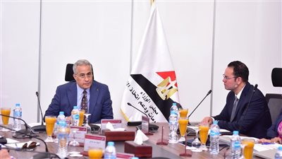 وزير العمل يفتتح ورشة 