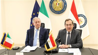وزير البترول يبحث التعاون المصرى الإيطالى فى مجالات الغاز والتعدين