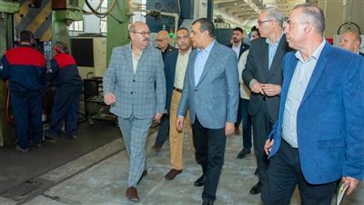 وزير الإنتاج الحربي في زيارة مفاجئة لشركة 